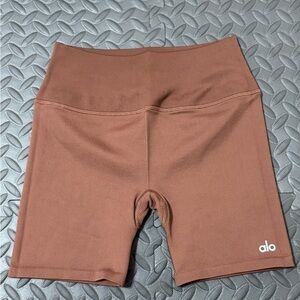 ALO Yoga Women's Brown Bike Shorts